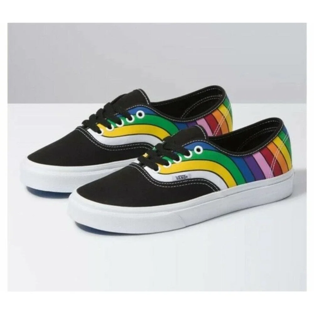 VANS Refract Authentic Rainbow Skate Shoe Mens Size 10/‎ Womens 11.5